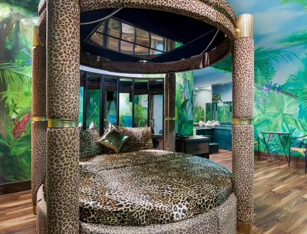 Americas Best Value Platinum Inn & Suites hotel detail image 2