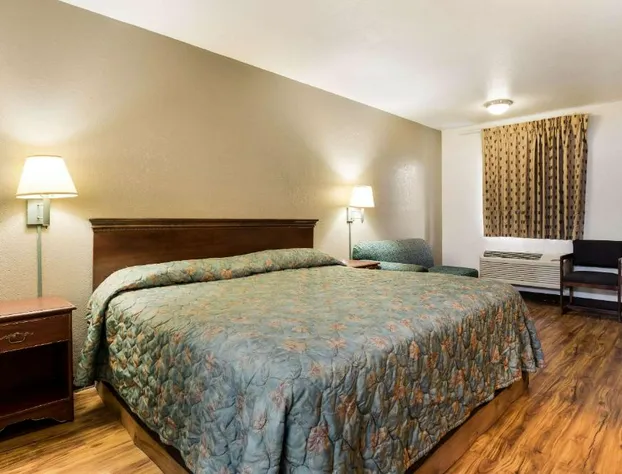 Econo Lodge Bartlesville Hwy 75 hotel detail image 4