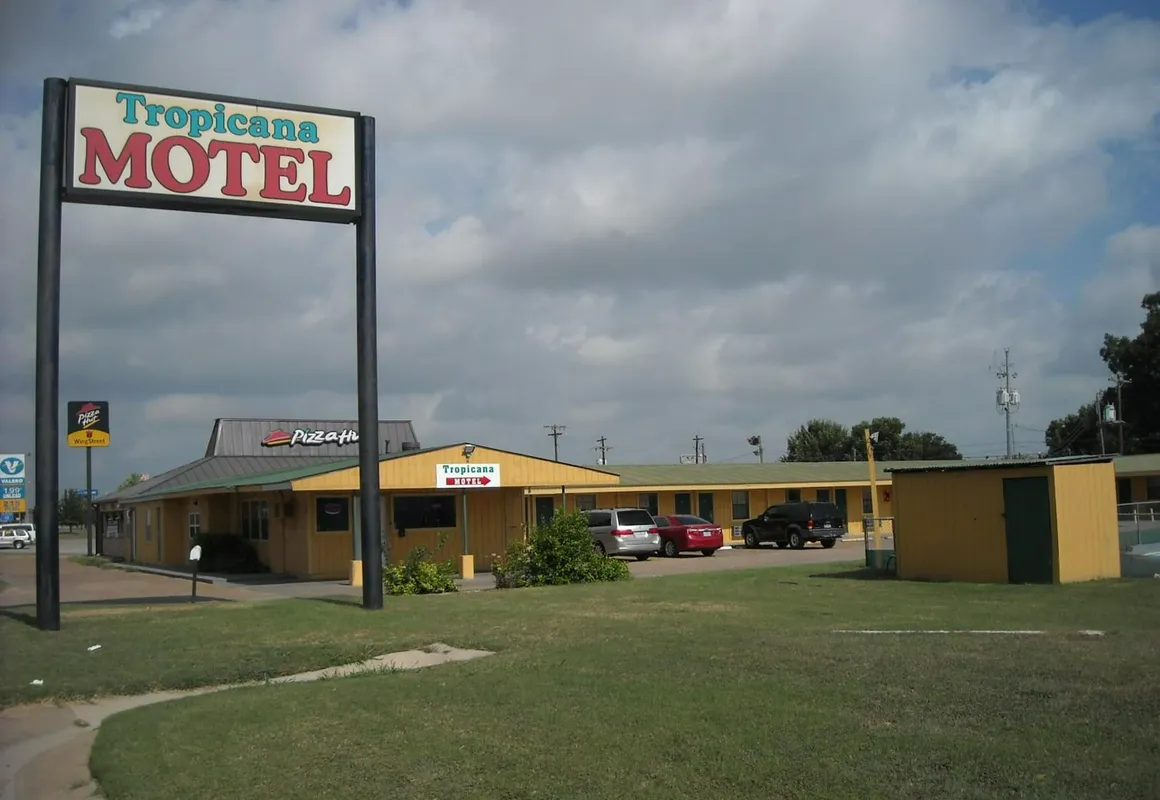Tropicana Motel hotel hero