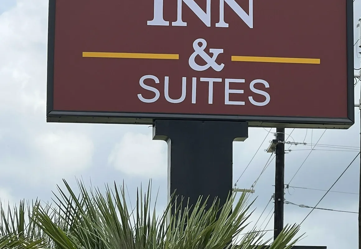 Garden Inn & Suite hotel hero