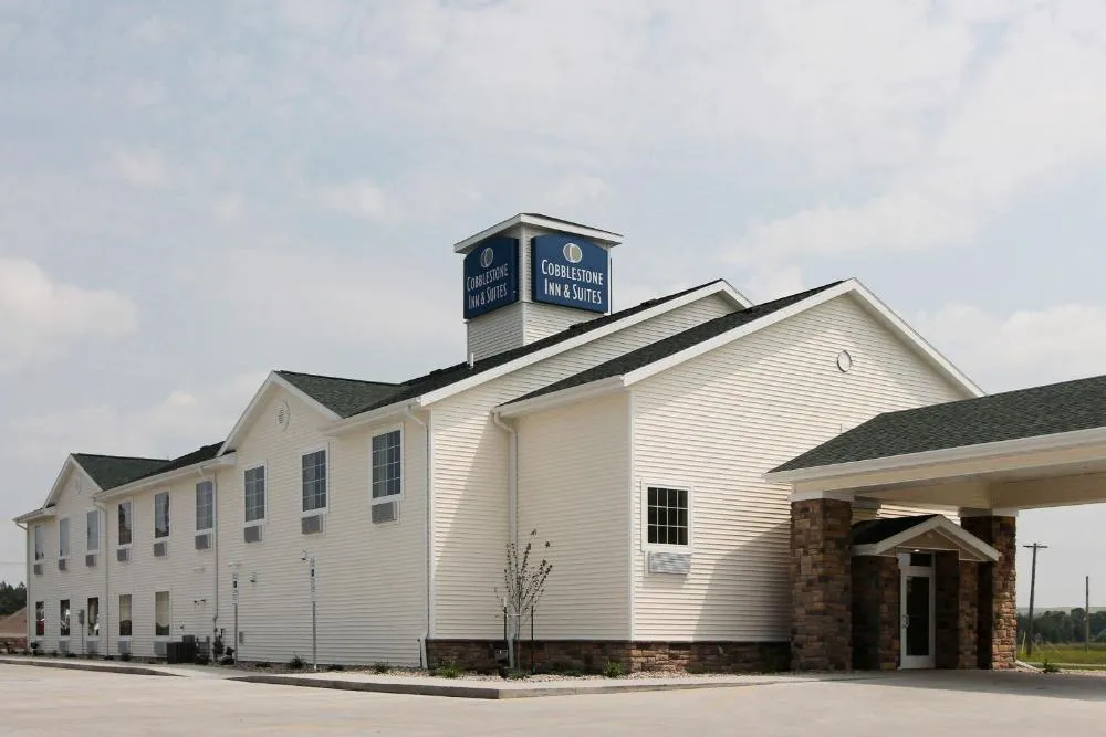 Cobblestone Inn & Suites - Linton hotel hero