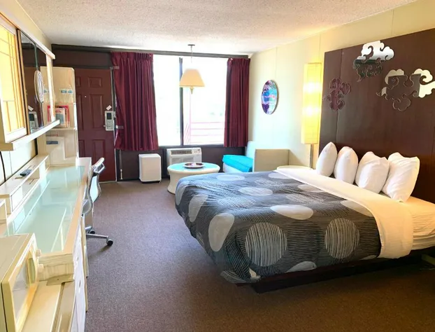 Oxford Inn Ozark hotel detail image 1