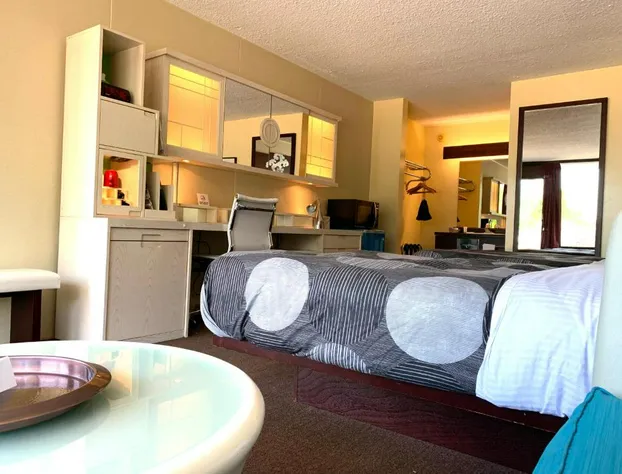 Oxford Inn Ozark hotel detail image 4