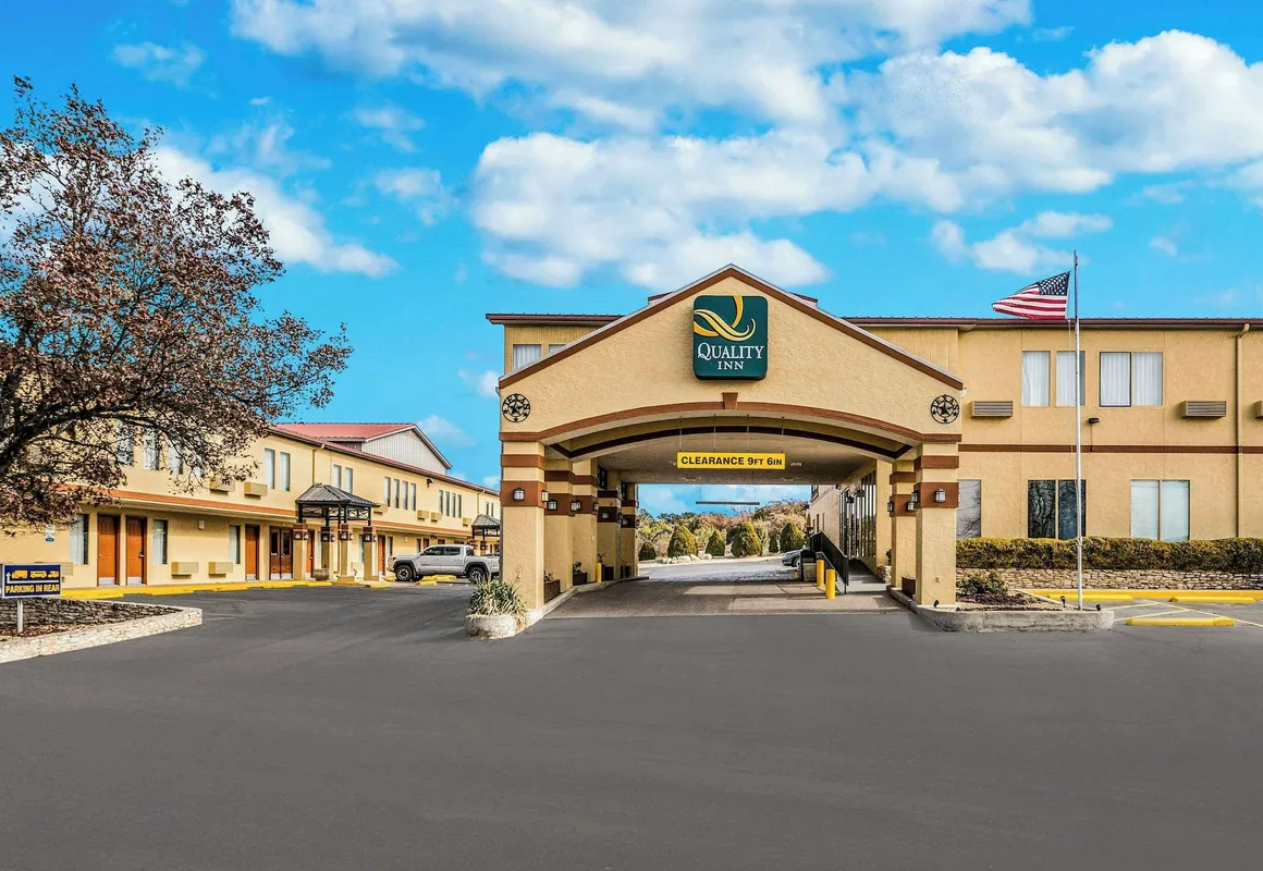 Quality Inn Ozona I-10 hotel hero