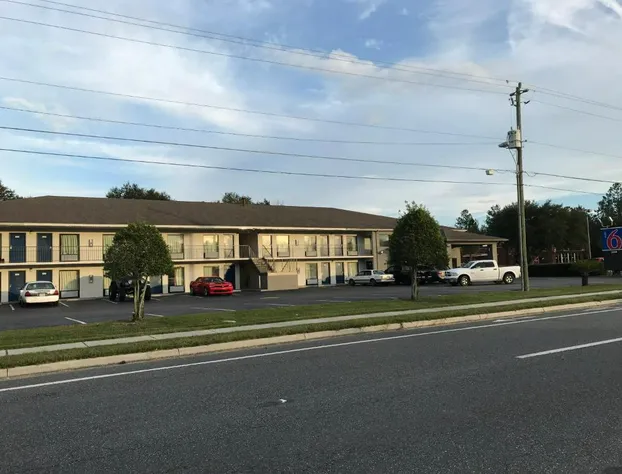 Motel 6 Macclenny, FL hotel detail image 1