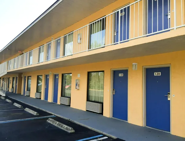 Motel 6 Macclenny, FL hotel detail image 1