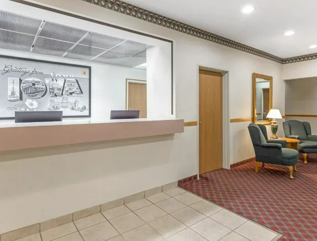 Super 8 by Wyndham Cresco IA hotel detail image 3