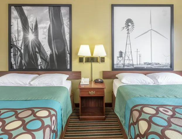 Super 8 by Wyndham Cresco IA hotel detail image 4