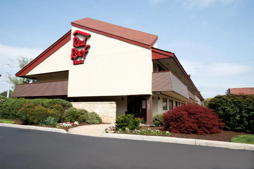 Red Roof Inn Parkersburg hotel hero