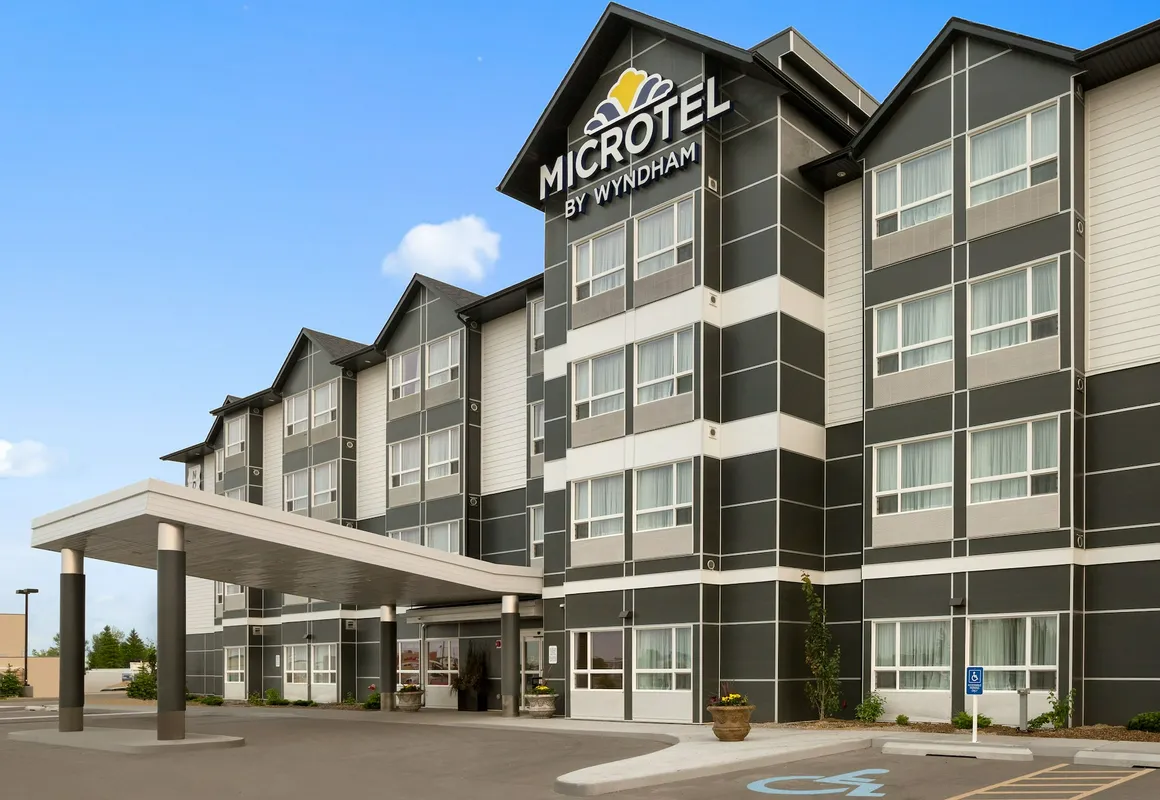 Microtel Inn & Suites by Wyndham Kirkland Lake hotel hero