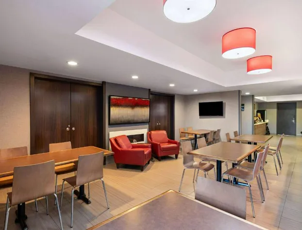 Microtel Inn & Suites by Wyndham Kirkland Lake hotel detail image 4