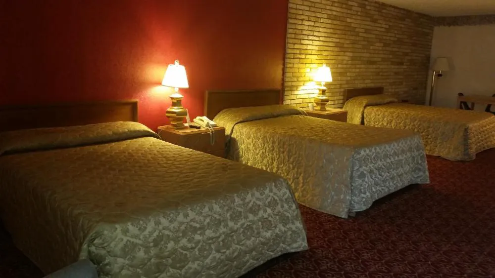 Executive Inn and Suites Waxahachie hotel hero