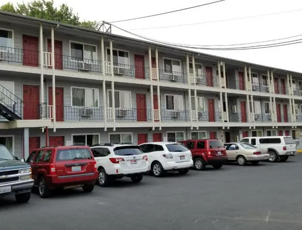 Cougar Land Motel hotel detail image 1