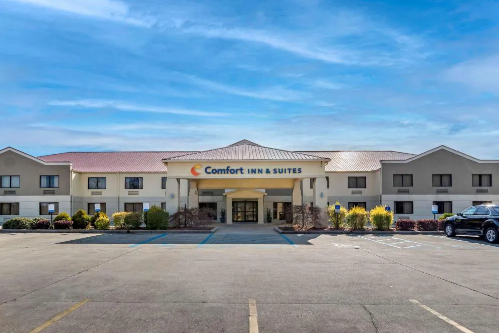 Comfort Inn & Suites Leeds I-20 hotel hero