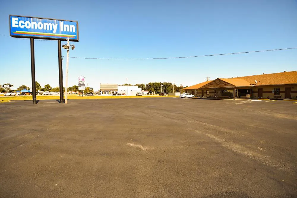 Economy Inn Beebe hotel hero