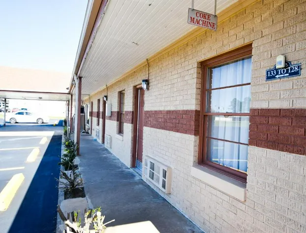 Economy Inn Beebe hotel detail image 1
