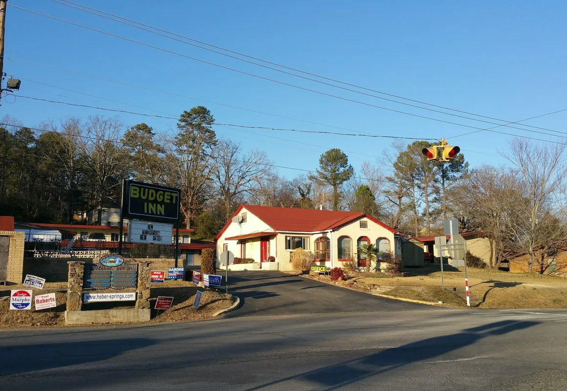 Budget Inn hotel hero