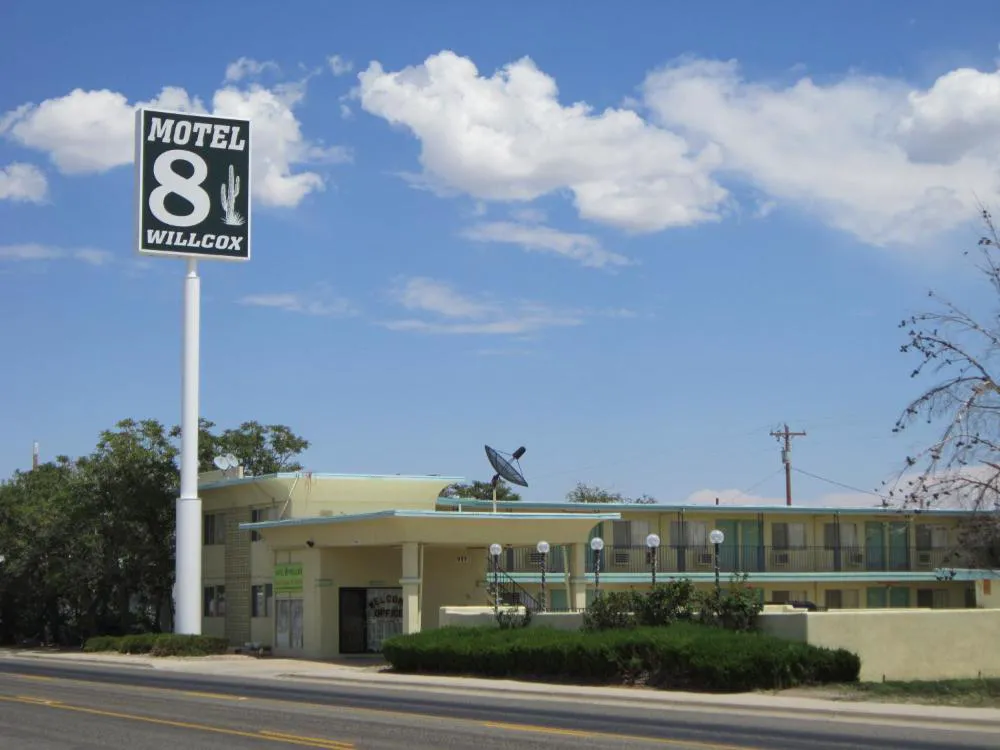 Motel 8 Willcox hotel hero