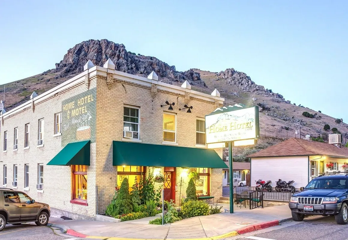 Home Hotel Lava Hot Springs hotel hero