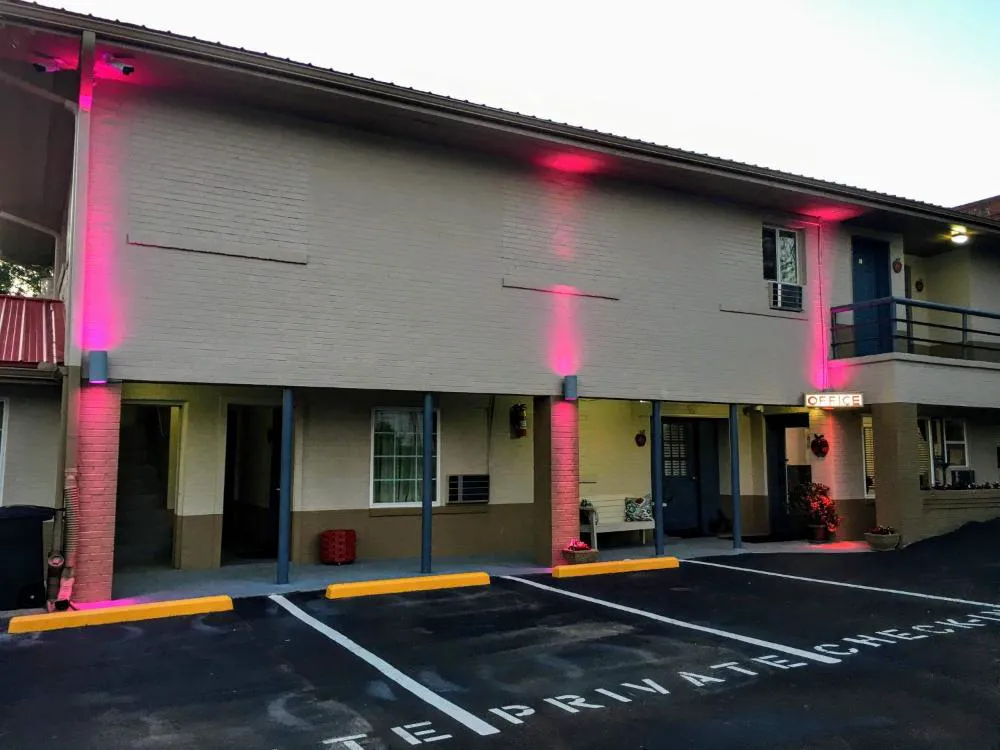 Ellijay Inn hotel hero