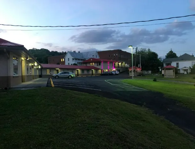 Ellijay Inn hotel detail image 4