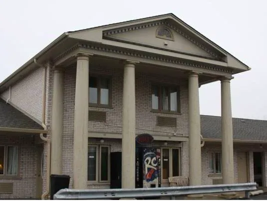 D-Lux Budget Inn Lemont hotel detail image 1