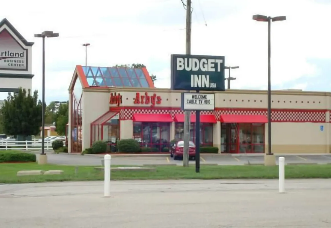 Budget Inn Daleville hotel hero