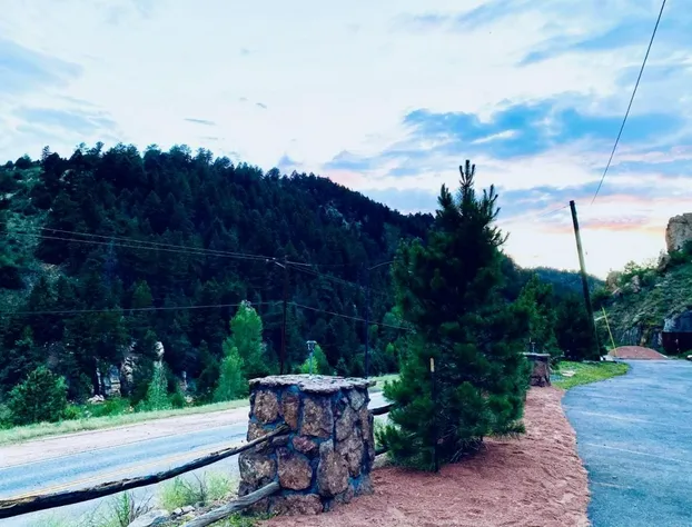 Coyote Motel West hotel detail image 2