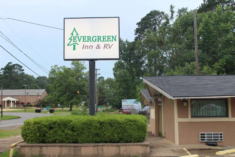 EverGreen Inn & RV hotel hero