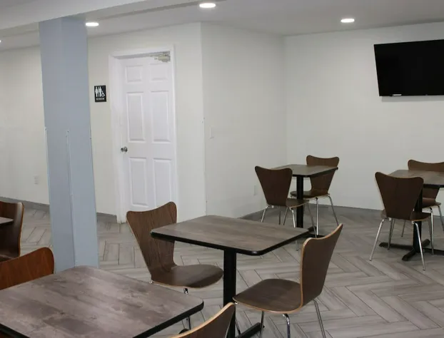 Super 8 by Wyndham Morganton hotel detail image 4