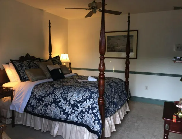 Parsonage Inn hotel detail image 4