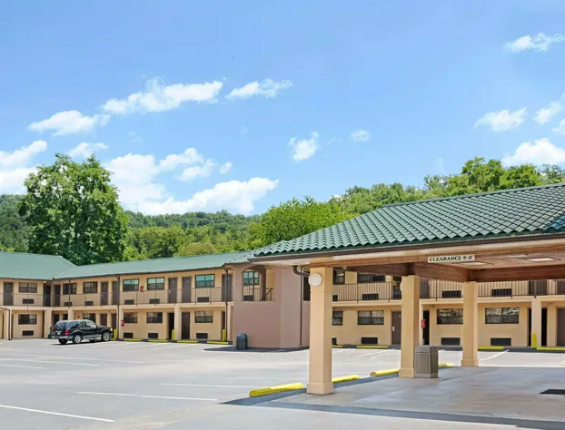 Days Inn by Wyndham Cherokee Near Casino hotel detail image 1