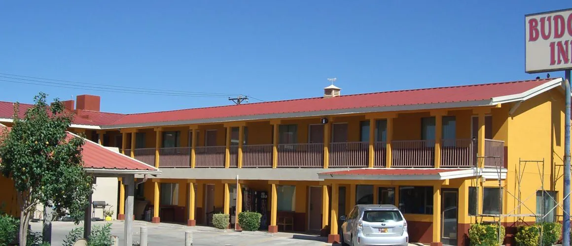 Budget Inn hotel hero