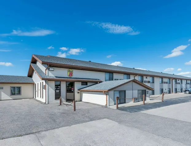 Super 8 by Wyndham Devils Lake hotel detail image 1