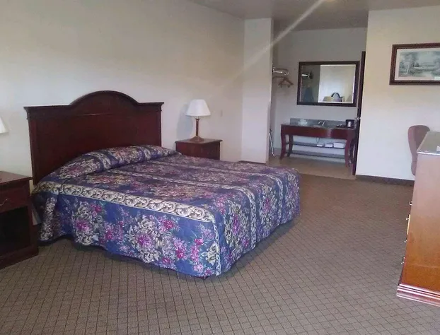 Super 8 Kiowa hotel detail image 3