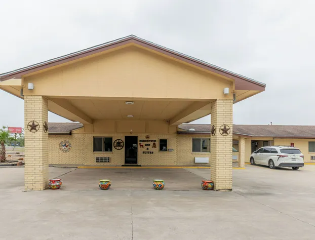 Freer Executive Inn and Studios hotel detail image 1