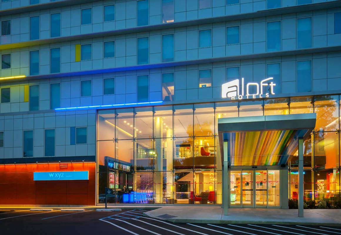 Aloft New York LaGuardia Airport hotel hero