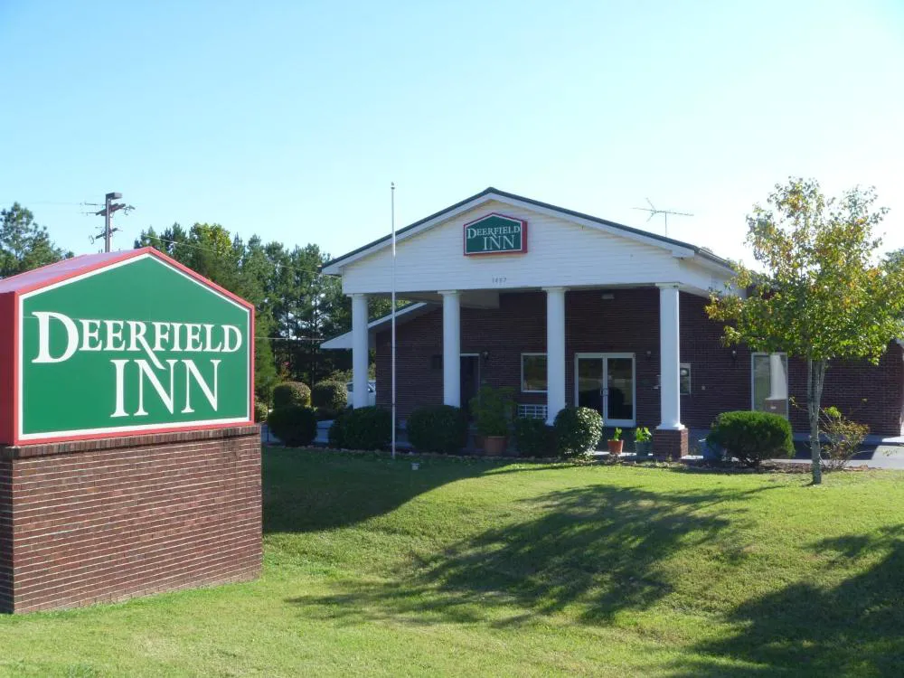 Deerfield Inn & Suites hotel hero
