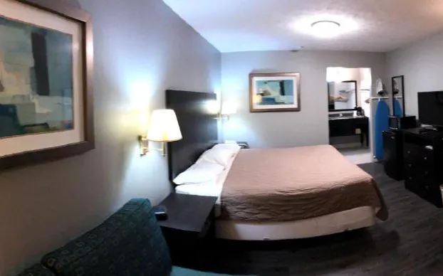 Deerfield Inn & Suites hotel detail image 3