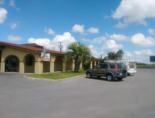 Days Inn by Wyndham San Antonio Lytle hotel detail image 2