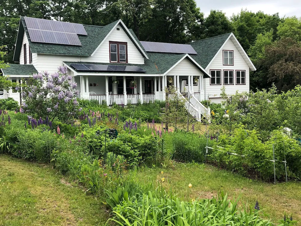 Lucy's Place hotel hero