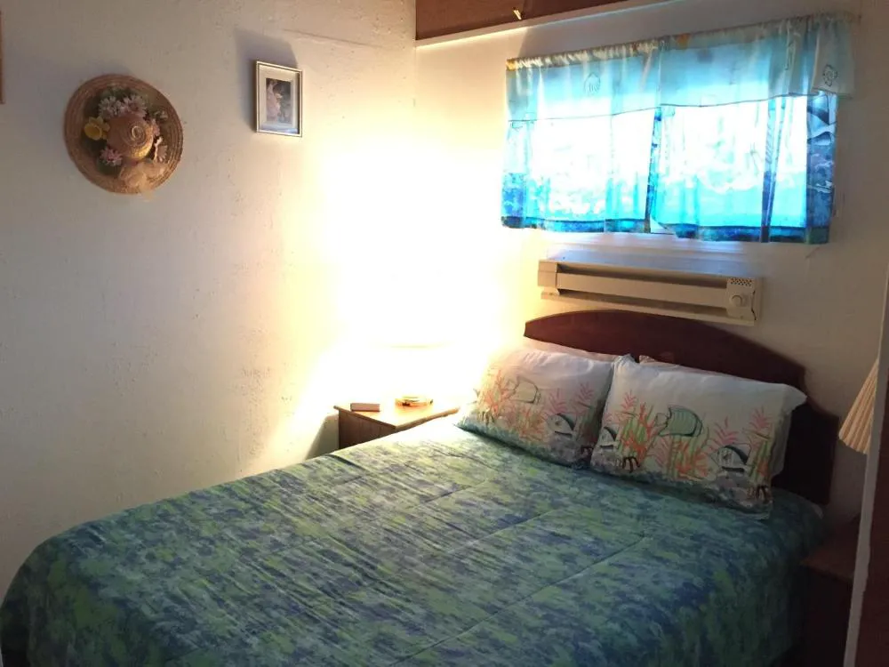 Chris by the Sea Motel hotel hero