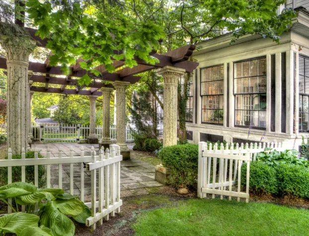 Bluefield Inn a Select Registry Propery hotel detail image 2