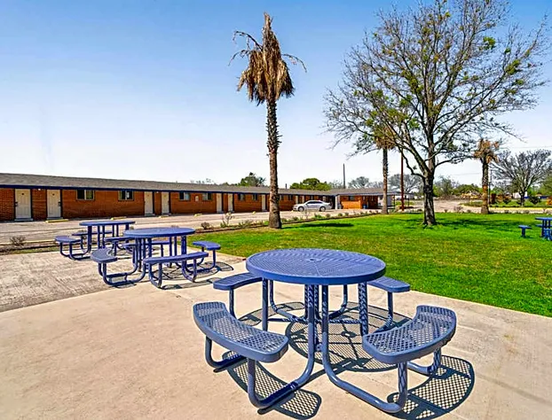 OYO Hotel Luling TX Downtown I-10/US-90 hotel detail image 1