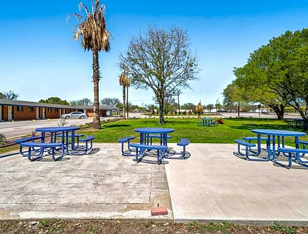 OYO Hotel Luling TX Downtown I-10/US-90 hotel detail image 3