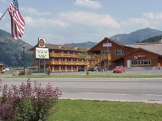 The Bull Moose Lodge hotel hero