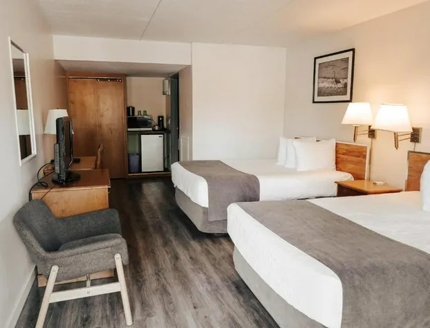 Sechelt Inn hotel detail image 4