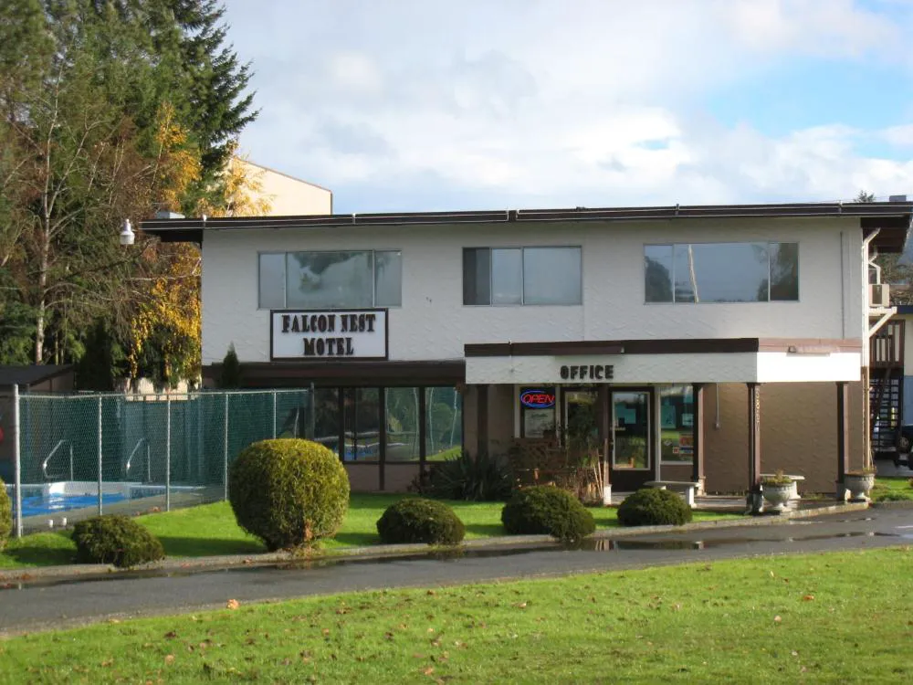 Falcon Nest Motel hotel hero