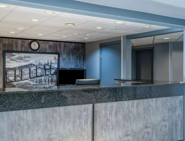 Super 8 by Wyndham Edmonton International Airport hotel detail image 4