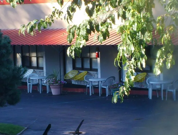 Capricorn Motel Royale Thousand Islands hotel detail image 1